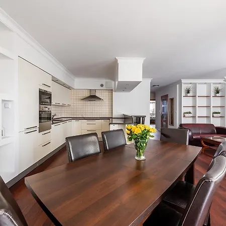 דירה Bukowinska 12 Prywatne Mieszkanie 80m2 Z Dwiema Sypialniami I Balkonem 2x Bezplatne Miejsca Parkingowe Samodzielne Zameldowanie! Private Garage! Self Check-in System!