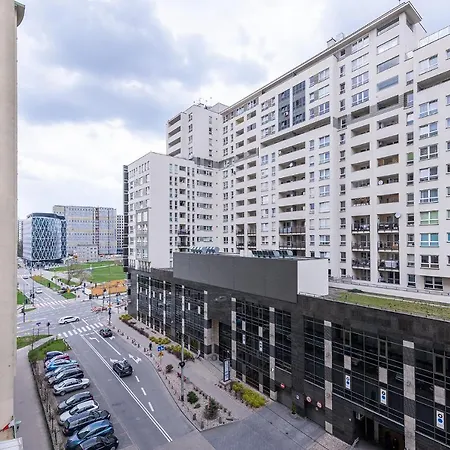 Bukowinska 12 Prywatne Mieszkanie 80m2 Z Dwiema Sypialniami I Balkonem 2x Bezplatne Miejsca Parkingowe Samodzielne Zameldowanie! Private Garage! Self Check-in System! ורשה