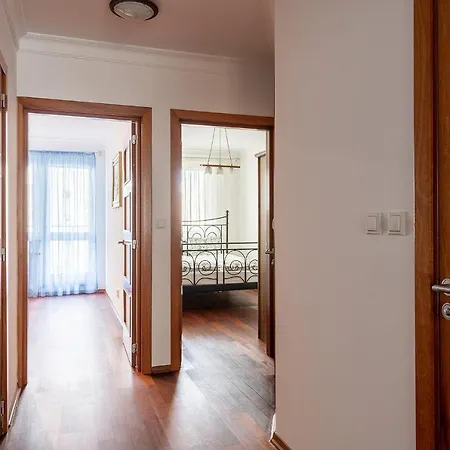 Bukowinska 12: Spacious Two-bedroom With Balcony And Parking Apartment