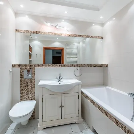 Apartment Bukowinska 12: Spacious Two-bedroom With Balcony And Parking Warsaw