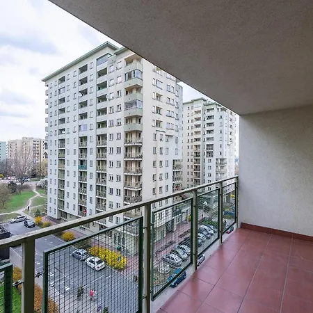 Bukowinska 12: Spacious Two-bedroom With Balcony And Parking Apartment *